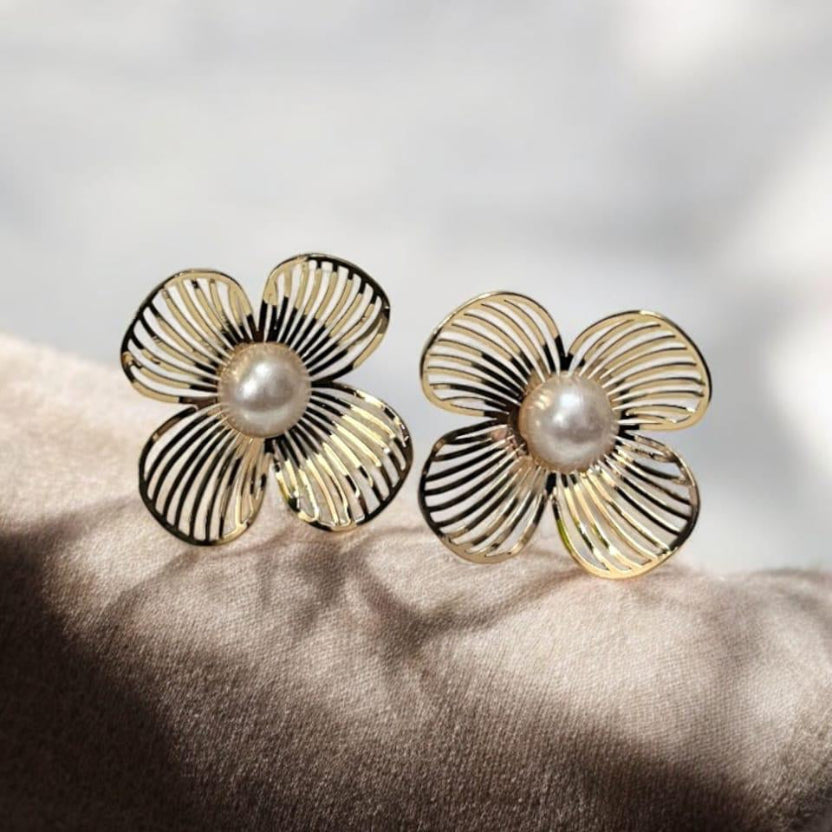 Flower Pearl Earrings