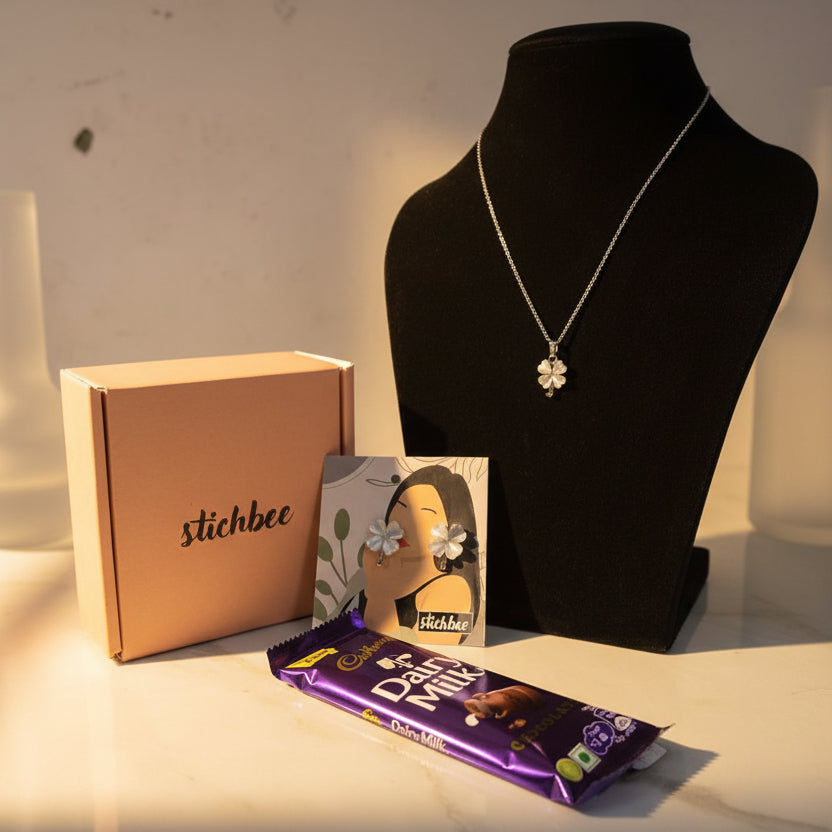 Timeless Clover Glow