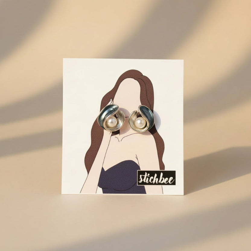 Pearl Loop Studs