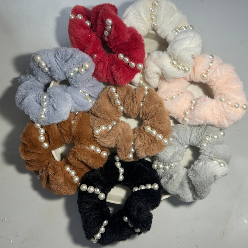 Pearl Scrunchie